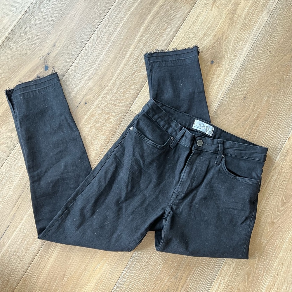 Free People raw edge, ankle slit skinny jeans, 27, like new